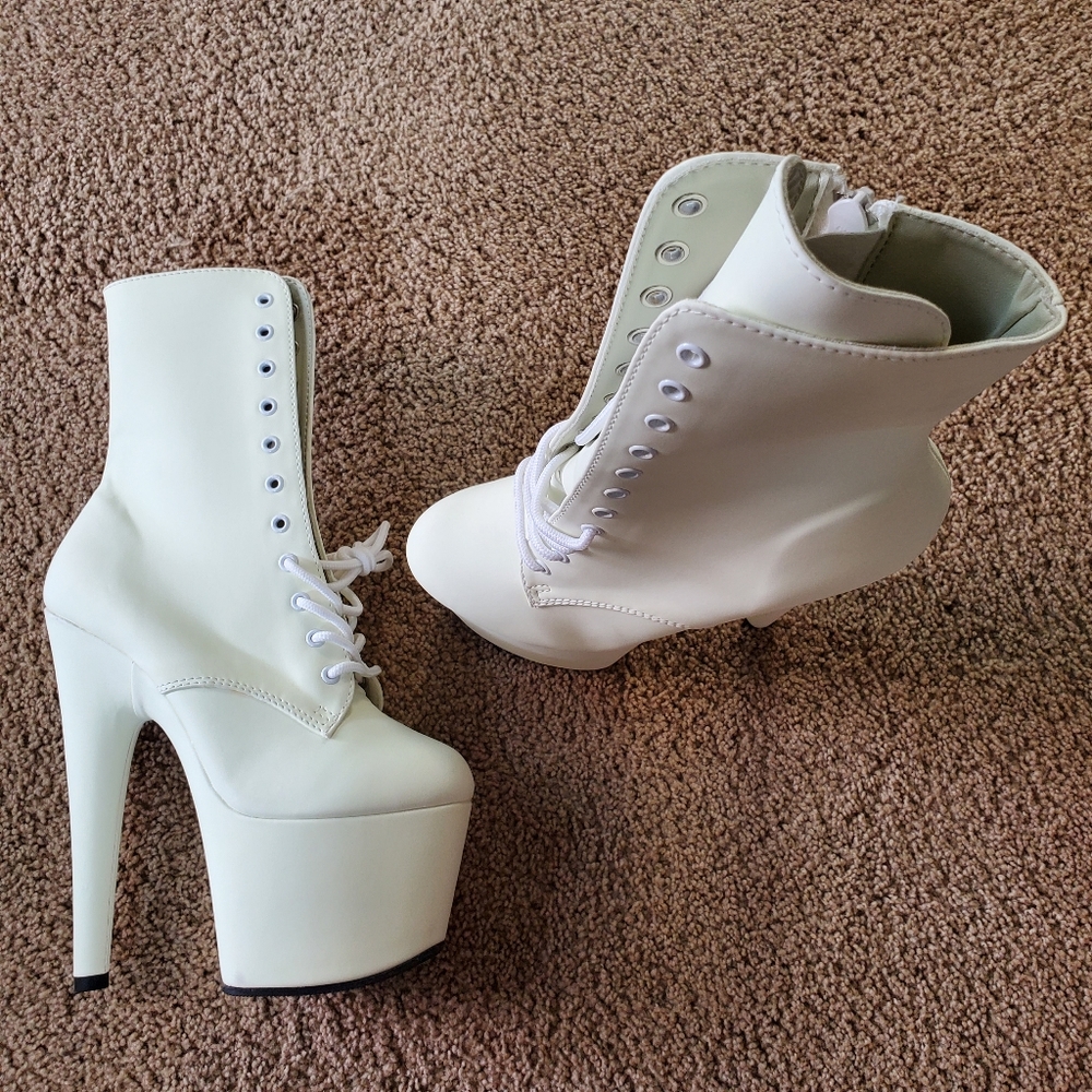 Pleaser - Glow in the Dark Platform Boots